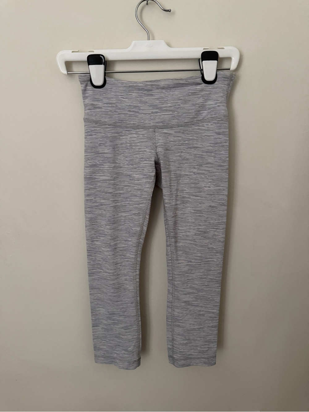 lululemon athletica Heather Gray Crop Leggings